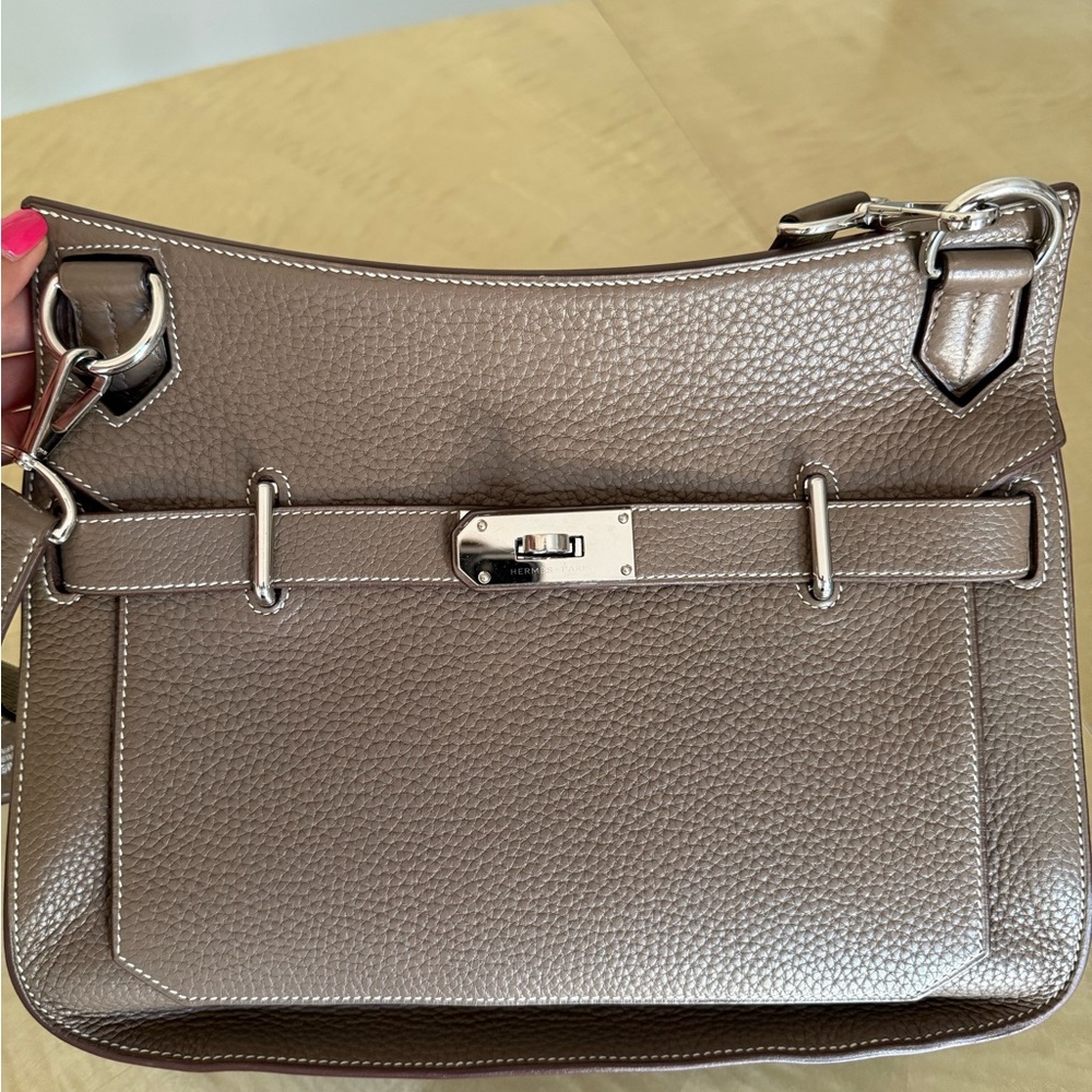 Hermès Taurillon Clemence Jypsiere 31 in Etoupe, great preowned condition - Picture 4 of 14